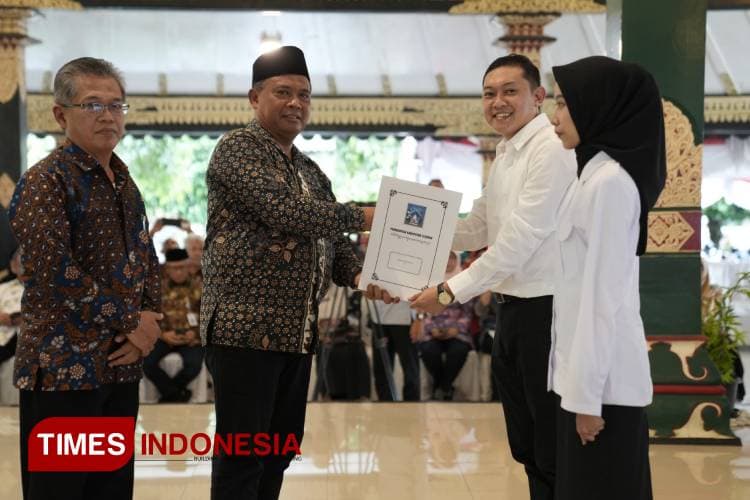 Bupati Sleman Serahkan 144 SK CPNS, Tegaskan Pentingnya Dedikasi dan Etika Kerja