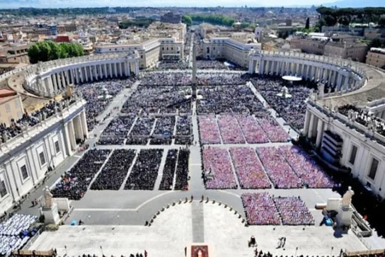 Paus Fransiskus Dimakamkan, Trump Ketiban Cercaan Karena Ini.