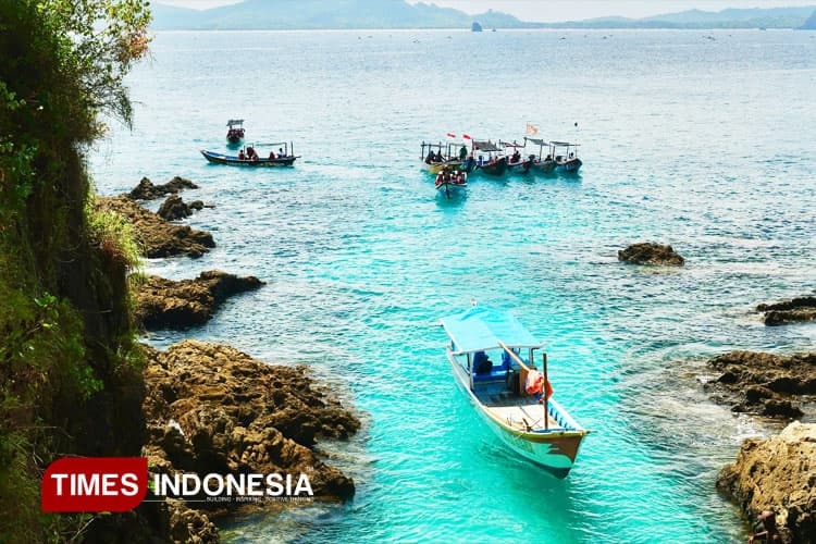 Pulau Bedil, ‘Raja Ampat’ Banyuwangi yang Diserbu Ribuan Wisatawan