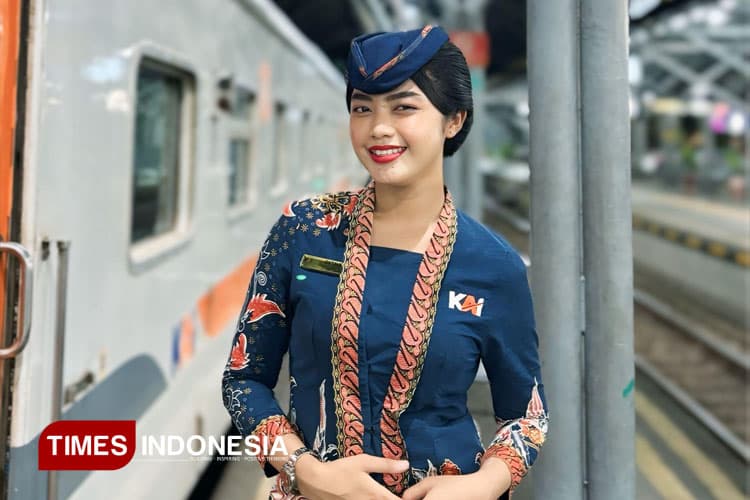 Kisah Pramugari Oktavia Dwi Untari Wujudkan Mimpi Ibunda, Pilar Tunggal Sejak Papa Tiada