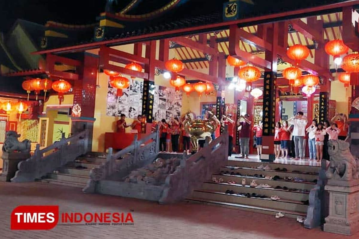 Ritual Ratusan Tahun Warnai Perayaan Imlek 2577 di Klenteng Sumber Naga Probolinggo