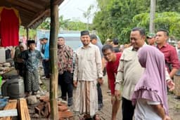 94 KK Terdampak Banjir di Besuk Terima Bantuan Pangan, Pemkab Lakukan Pendataan Kerusakan