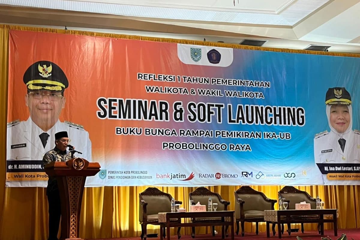 Rayakan Satu Tahun Pemerintahan Wali Kota Probolinggo, IKA-UB Probolinggo Raya Luncurkan Buku Bunga Rampai